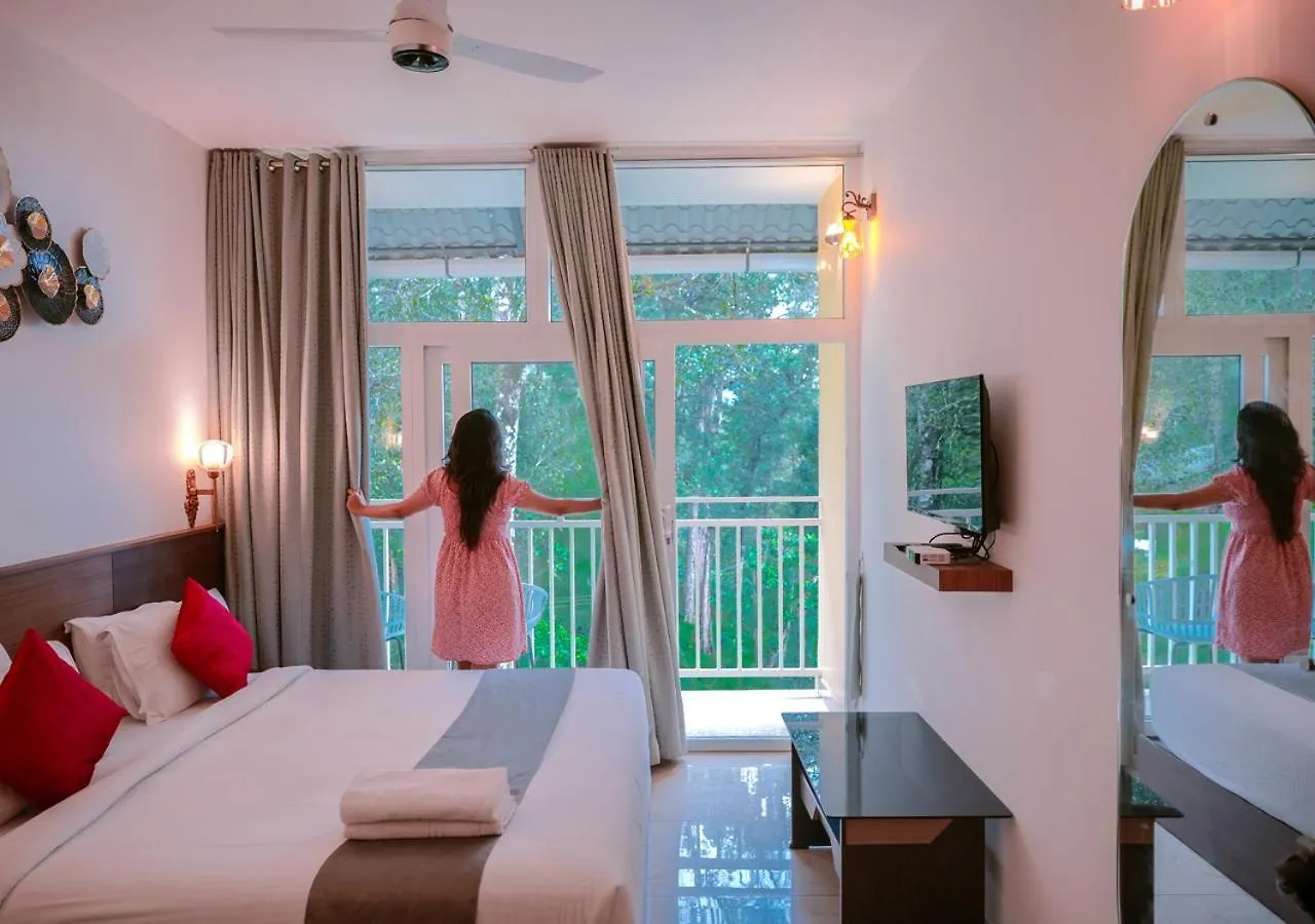 Areva Inn Plantation Resort Munnar With Pool By Voye Homes 0*,